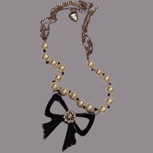 🎀Betsey 3-Strand Chain & Pearl Necklace Black Lucite Pendant Vintage - NWOT